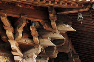 斗拱廠家?guī)Т蠹伊私舛饭帮L(fēng)格的變化